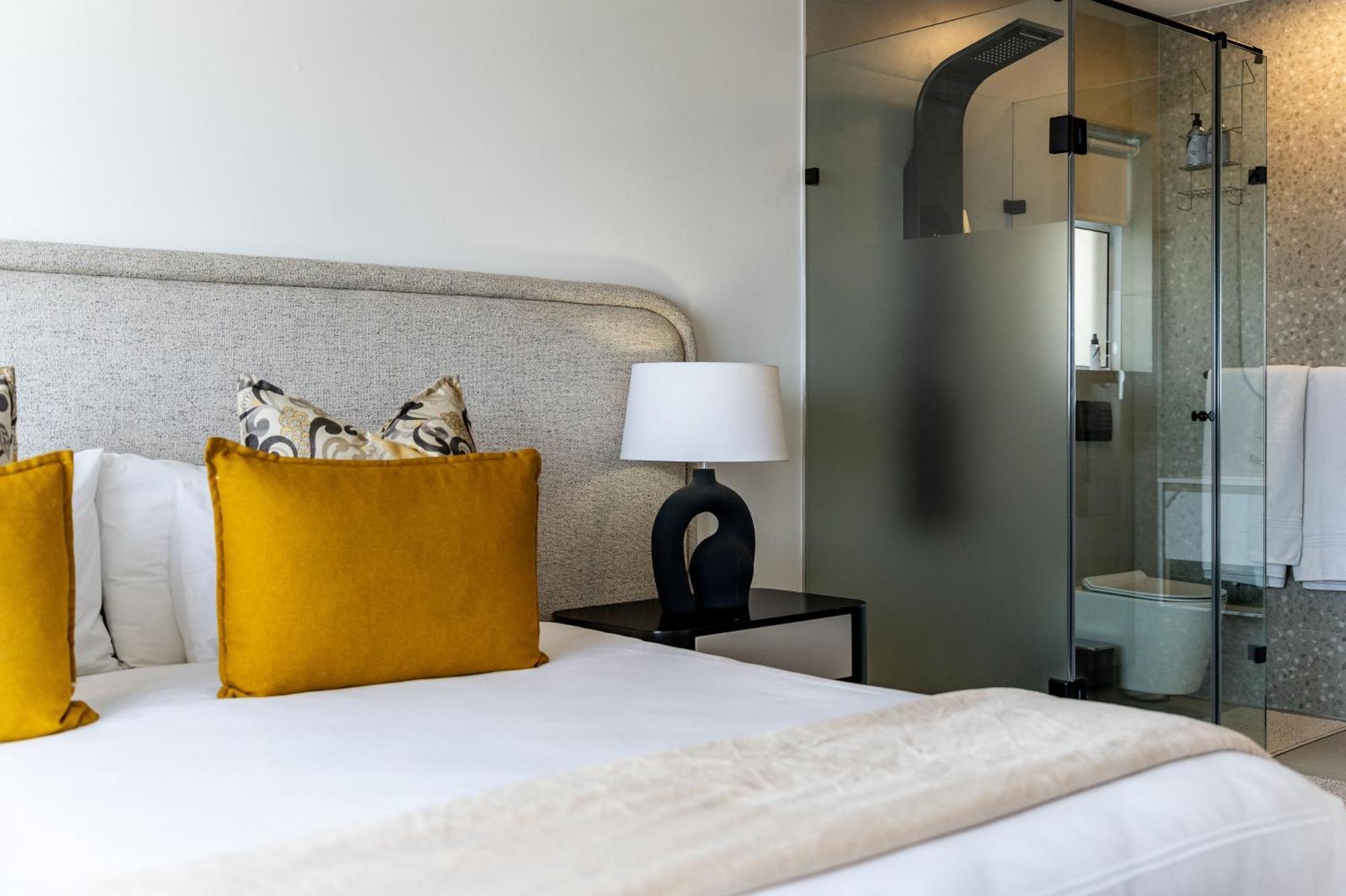 Bantry Alanda - Modern In Bantry Bay With Views Cape Town