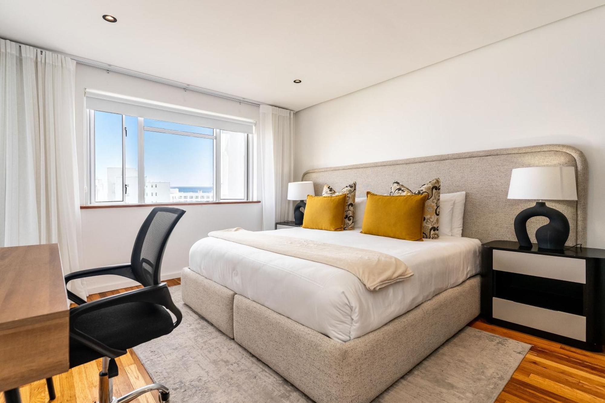 Bantry Alanda - Modern In Bantry Bay With Views Apartment