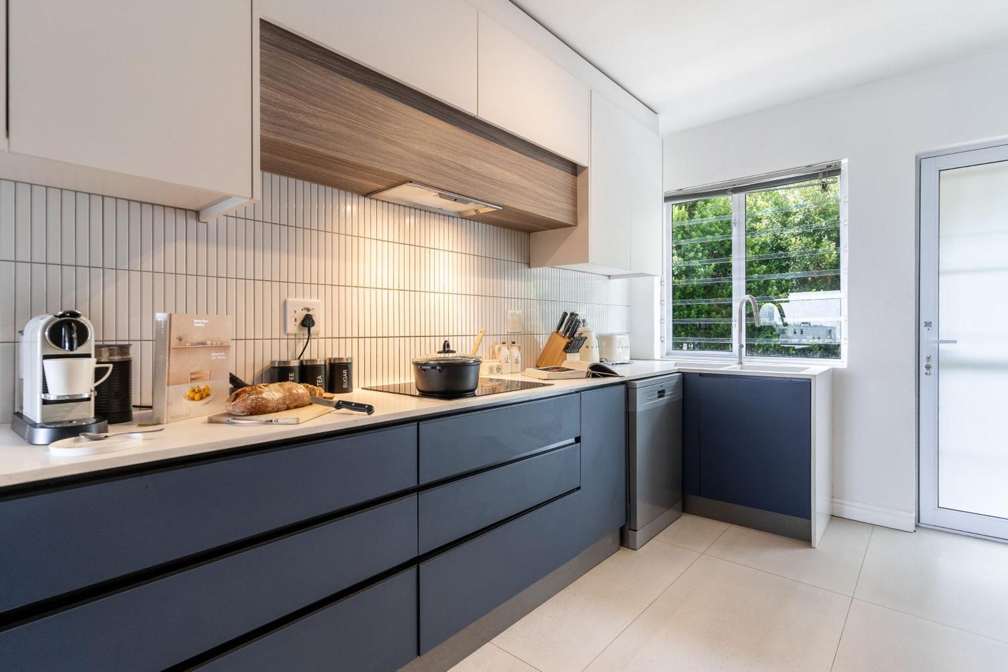 Apartment Bantry Alanda - Modern In Bantry Bay With Views