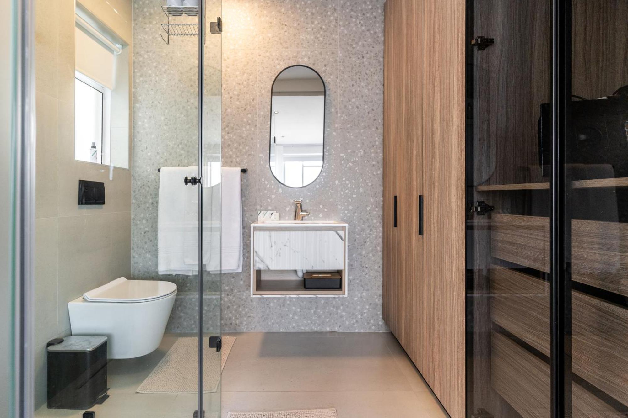 Bantry Alanda - Modern In Bantry Bay With Views Cape Town