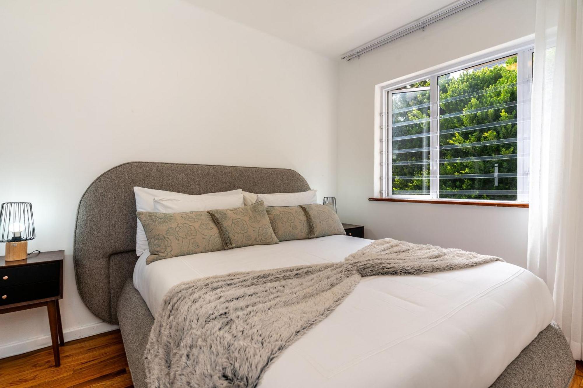 Apartment Bantry Alanda - Modern In Bantry Bay With Views