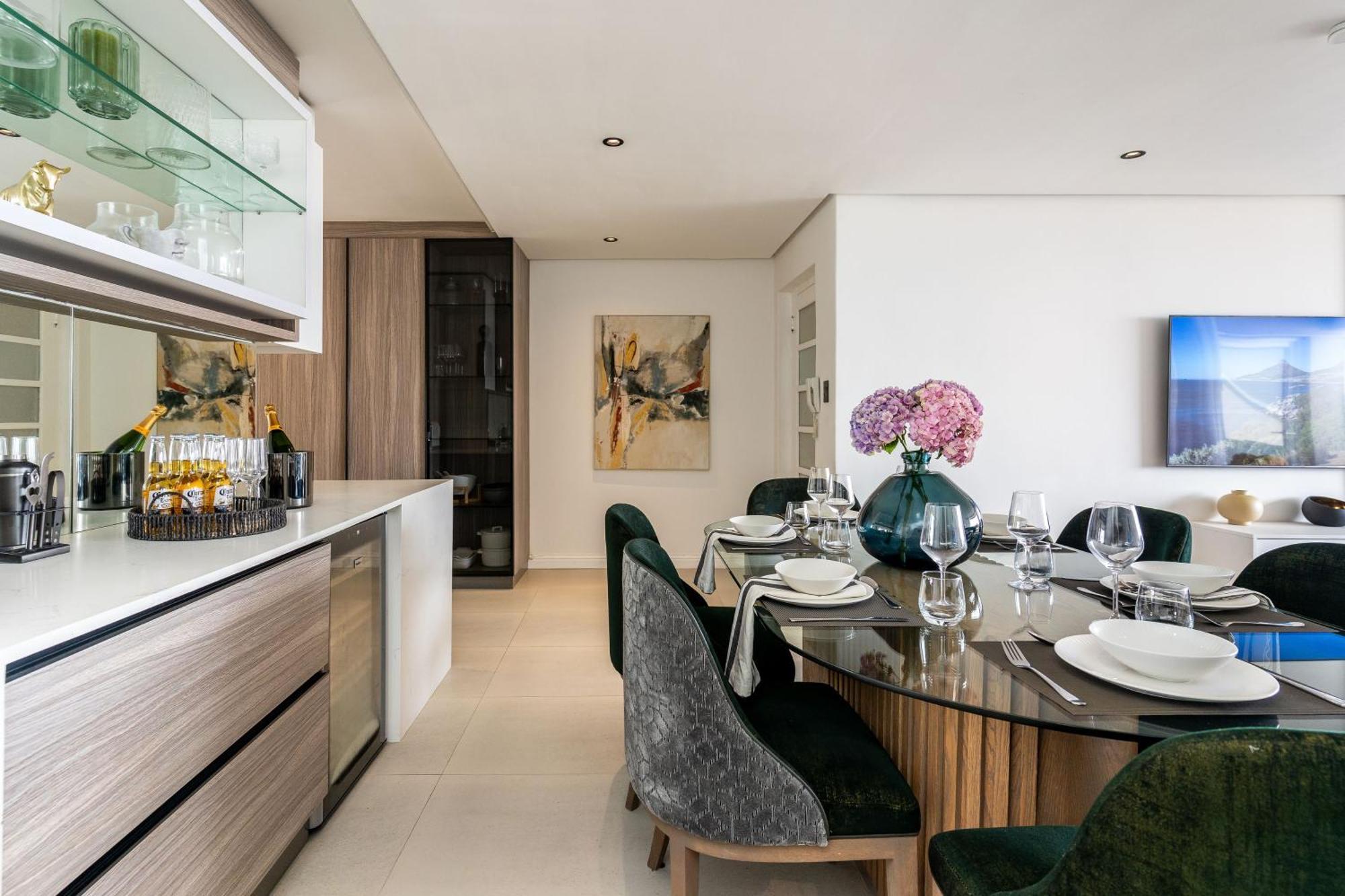 Bantry Alanda - Modern In Bantry Bay With Views Cape Town